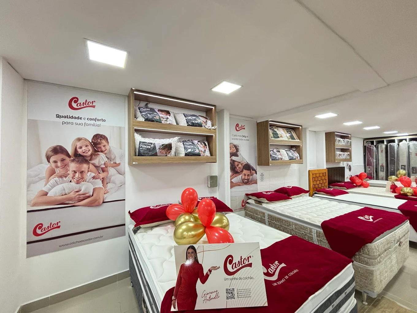 Showroom da Castor Bragança Paulista com colchões em exposição